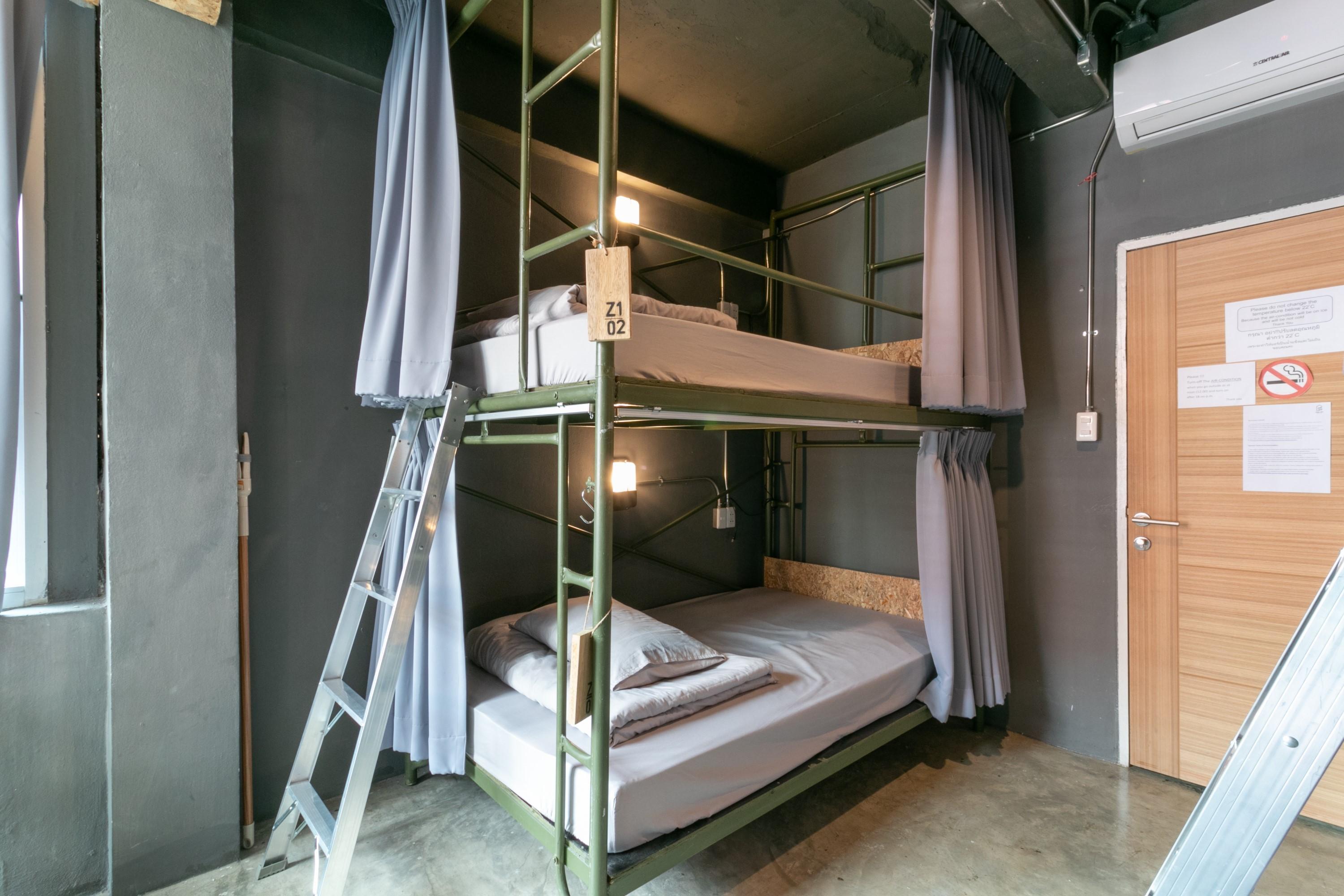 Zhelter'Bkk Hostel Μπανγκόκ Εξωτερικό φωτογραφία
