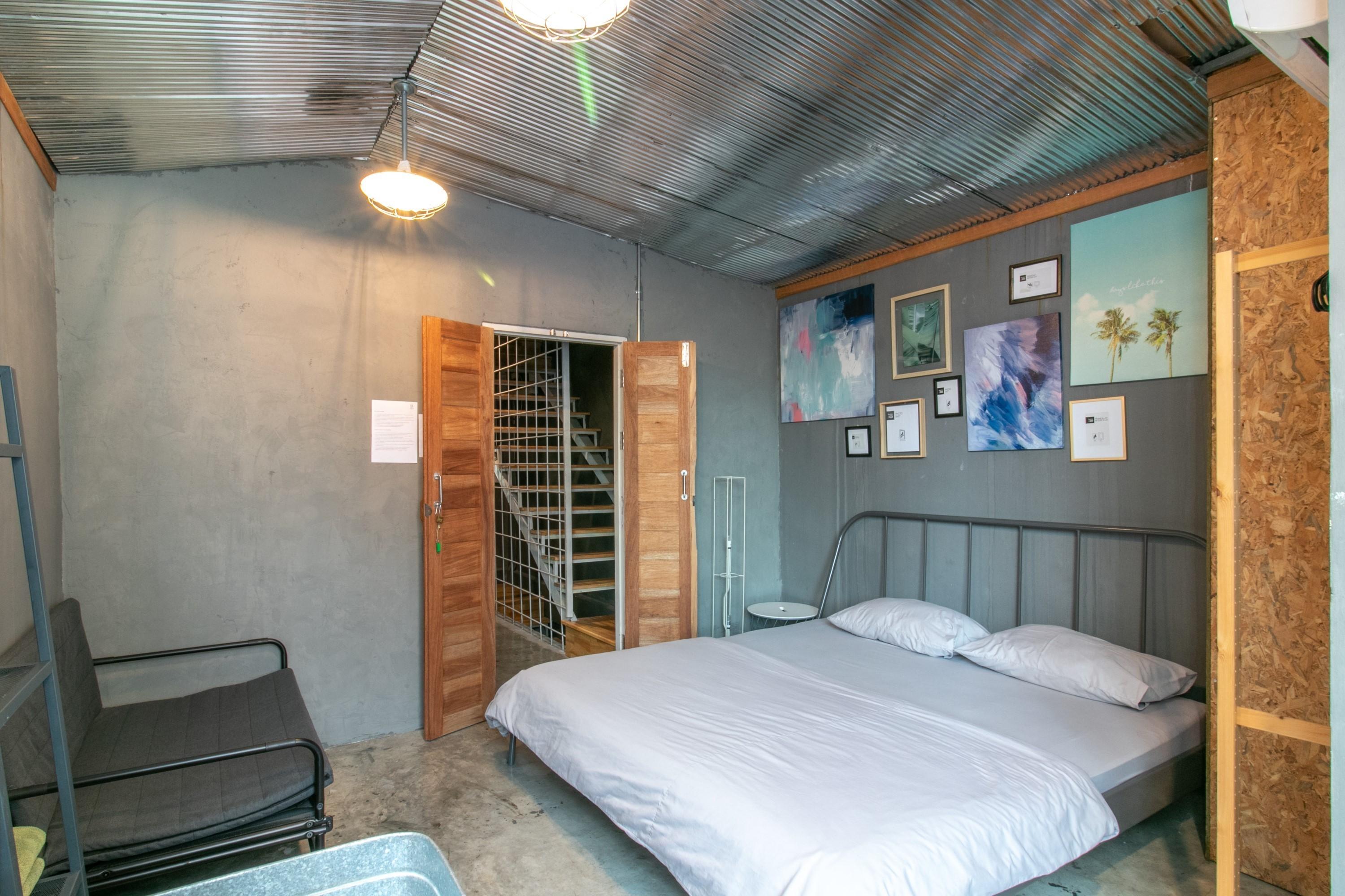 Zhelter'Bkk Hostel Μπανγκόκ Εξωτερικό φωτογραφία