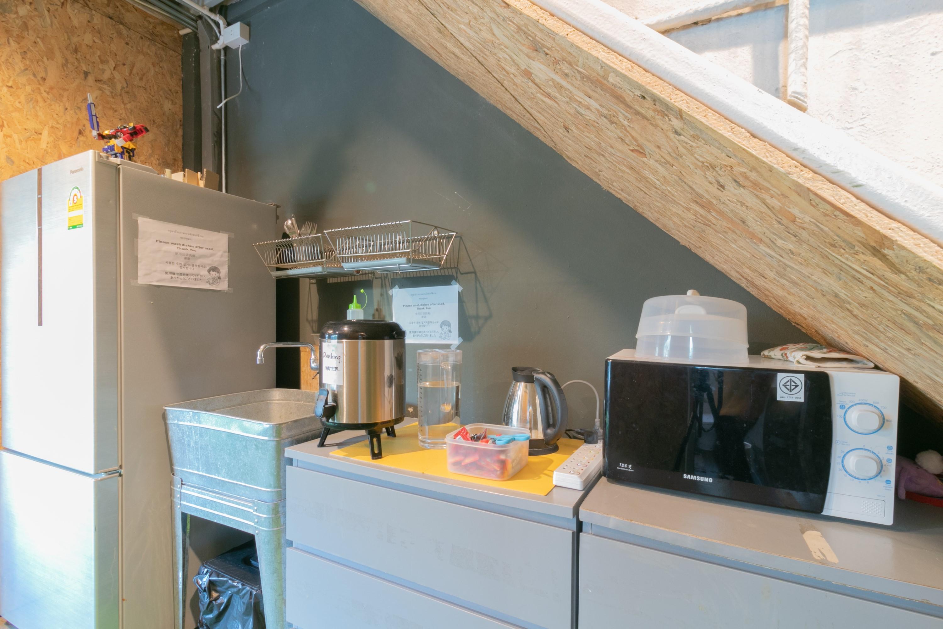 Zhelter'Bkk Hostel Μπανγκόκ Εξωτερικό φωτογραφία