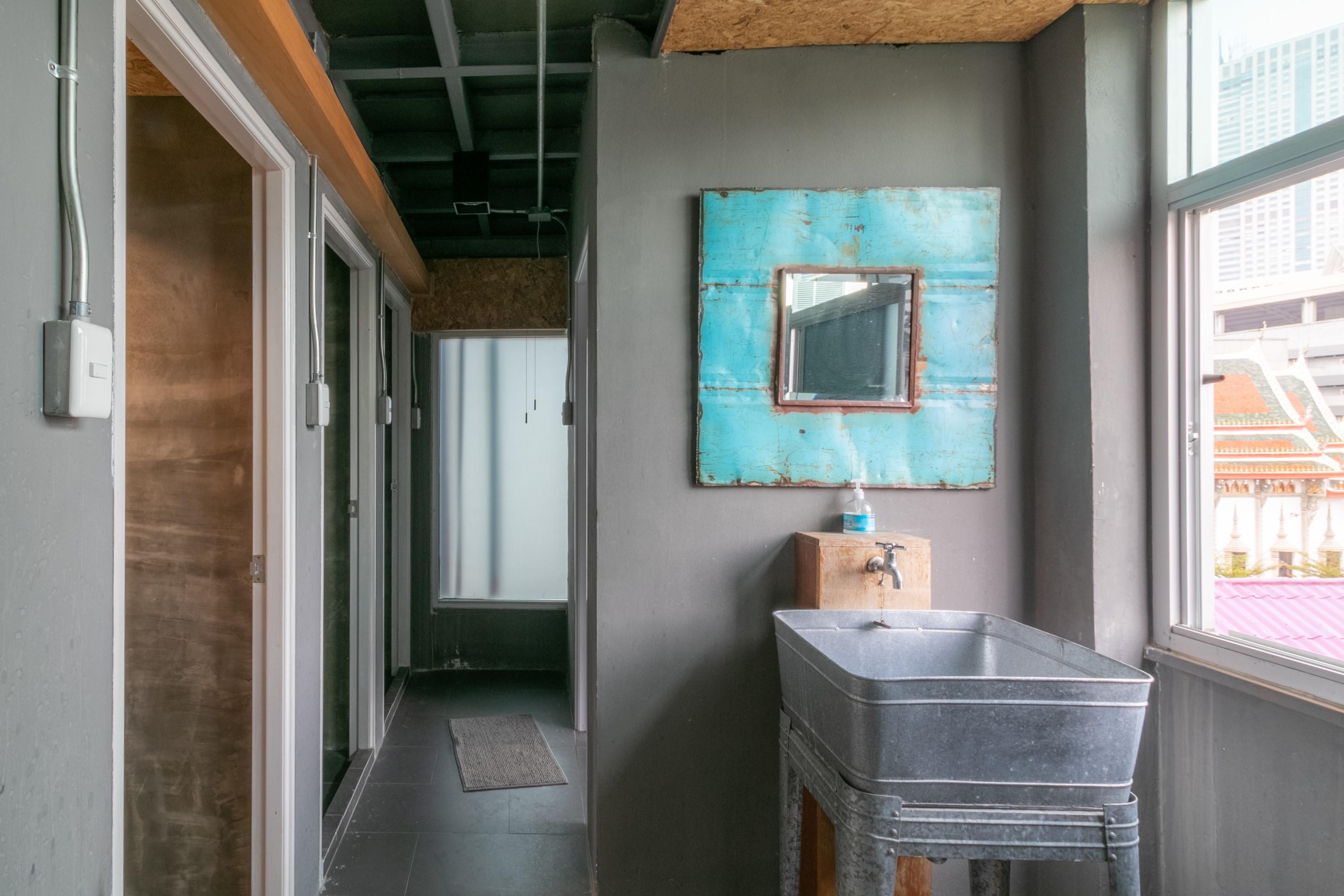 Zhelter'Bkk Hostel Μπανγκόκ Εξωτερικό φωτογραφία