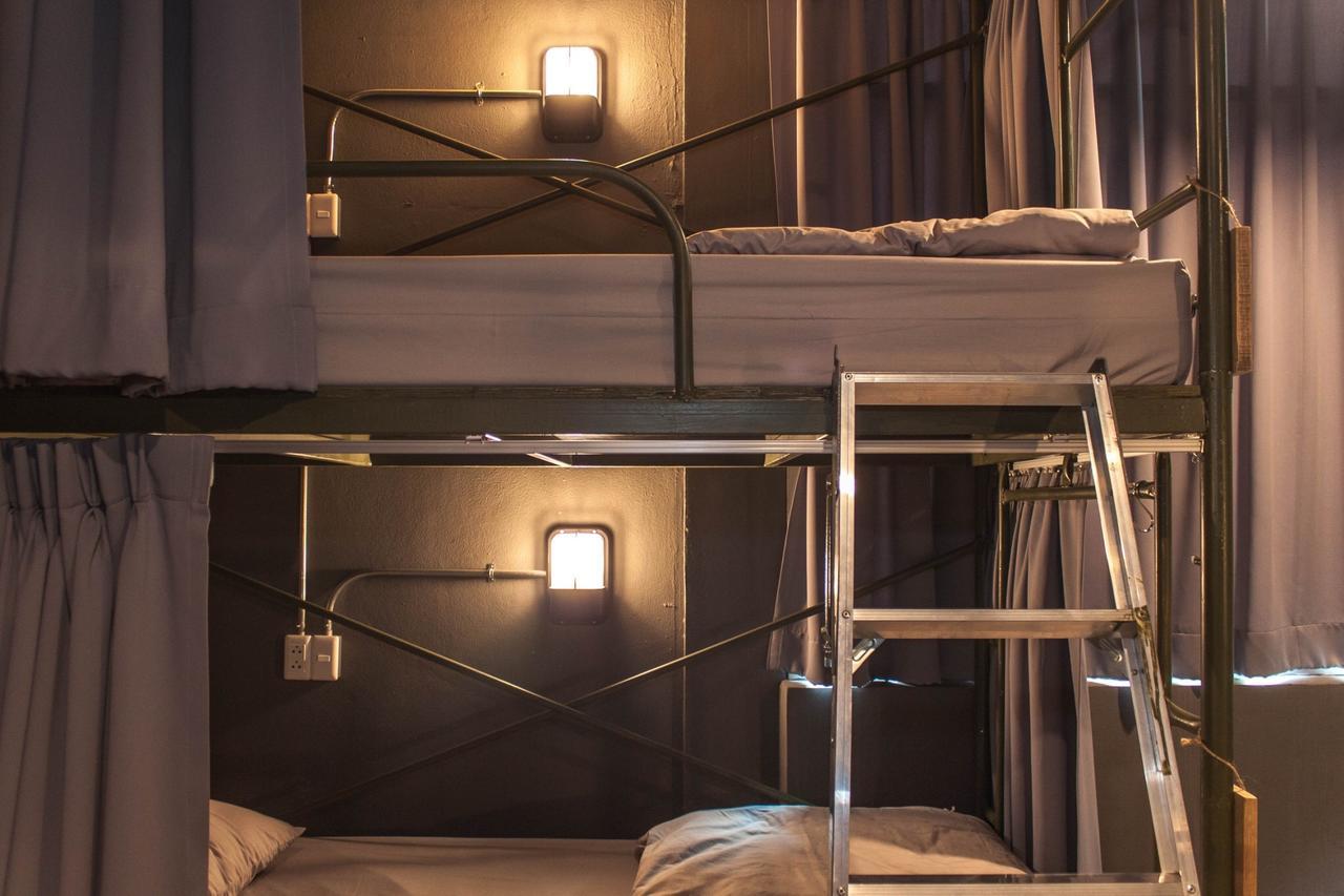 Zhelter'Bkk Hostel Μπανγκόκ Εξωτερικό φωτογραφία