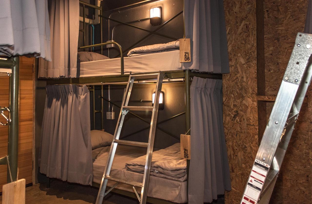 Zhelter'Bkk Hostel Μπανγκόκ Εξωτερικό φωτογραφία