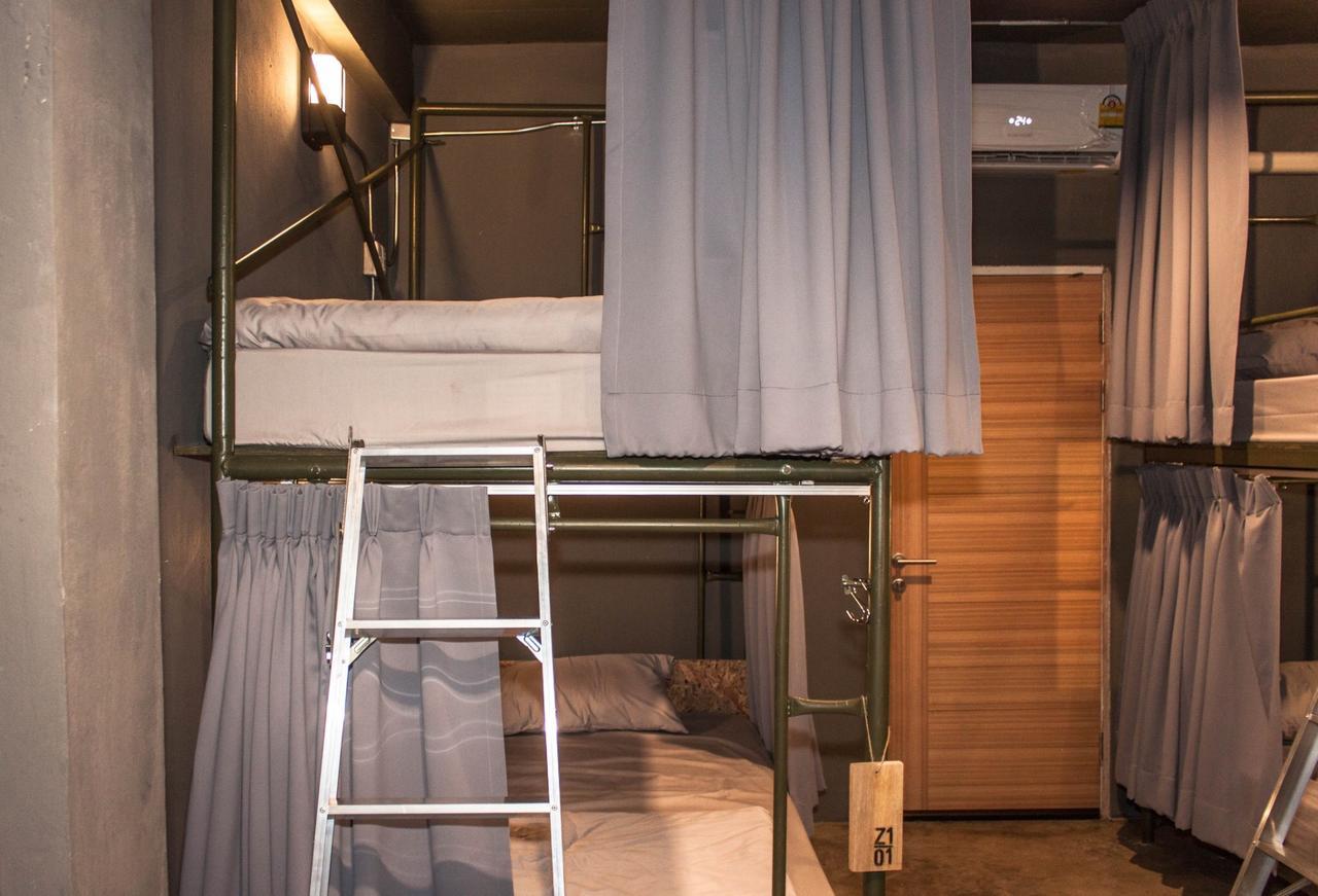 Zhelter'Bkk Hostel Μπανγκόκ Εξωτερικό φωτογραφία