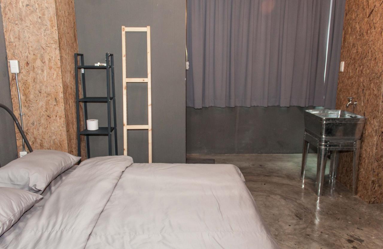 Zhelter'Bkk Hostel Μπανγκόκ Εξωτερικό φωτογραφία
