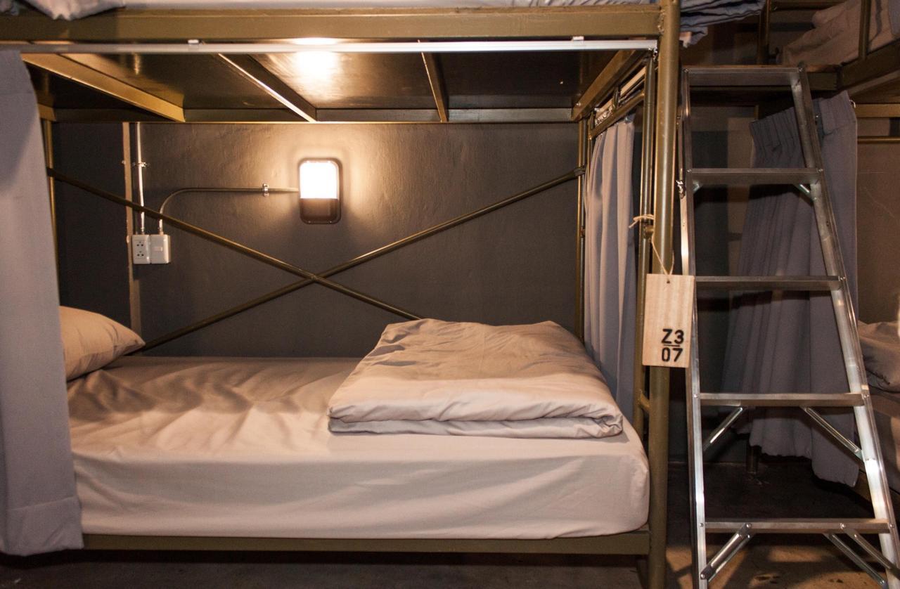 Zhelter'Bkk Hostel Μπανγκόκ Εξωτερικό φωτογραφία