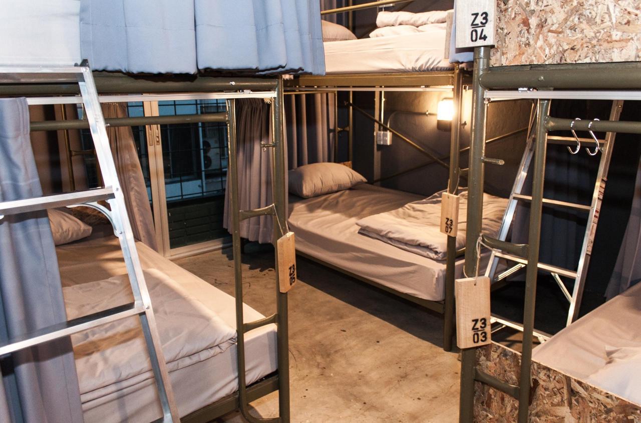 Zhelter'Bkk Hostel Μπανγκόκ Εξωτερικό φωτογραφία