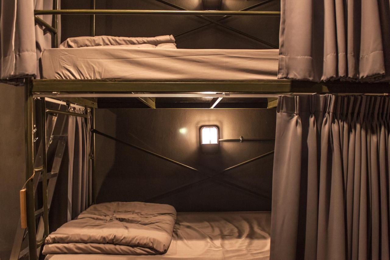 Zhelter'Bkk Hostel Μπανγκόκ Εξωτερικό φωτογραφία